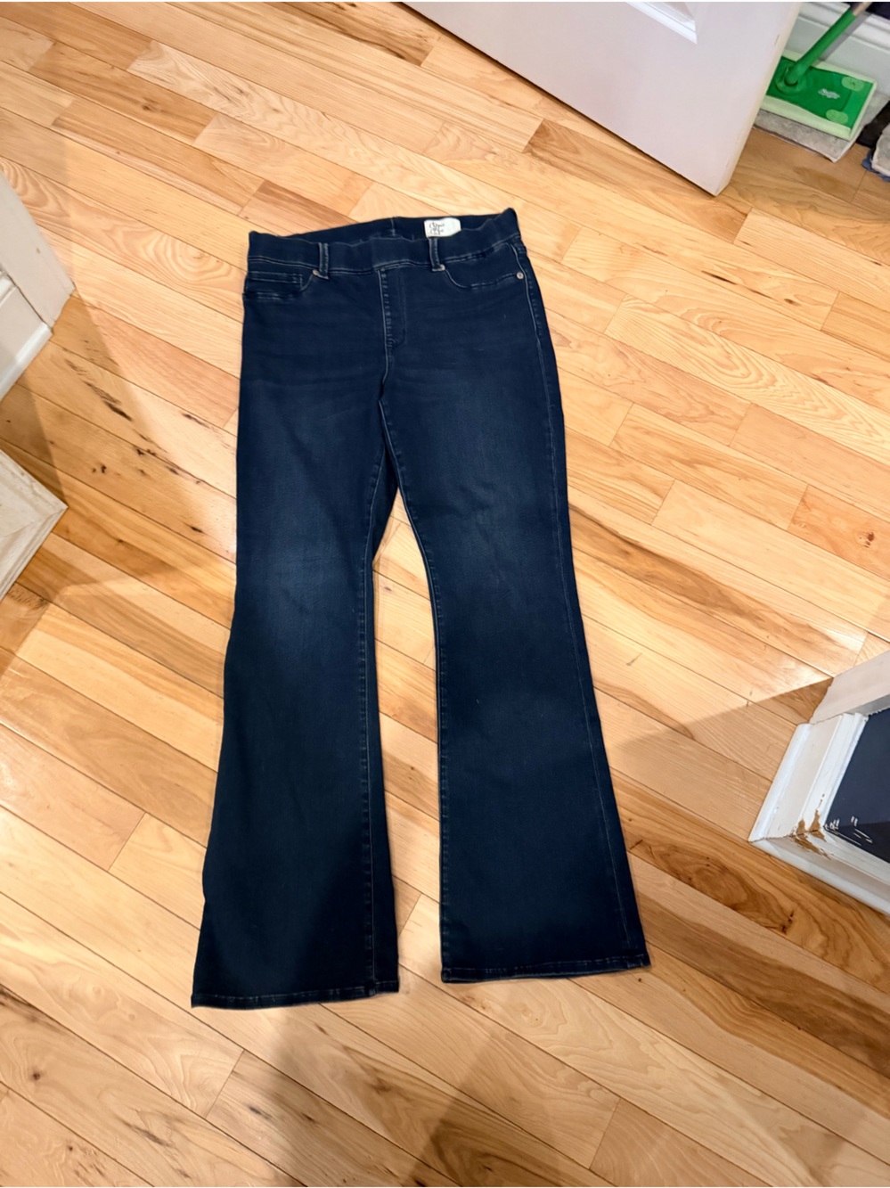 Flared Dark Indigo Women's Jeans - Classic High-Rise
